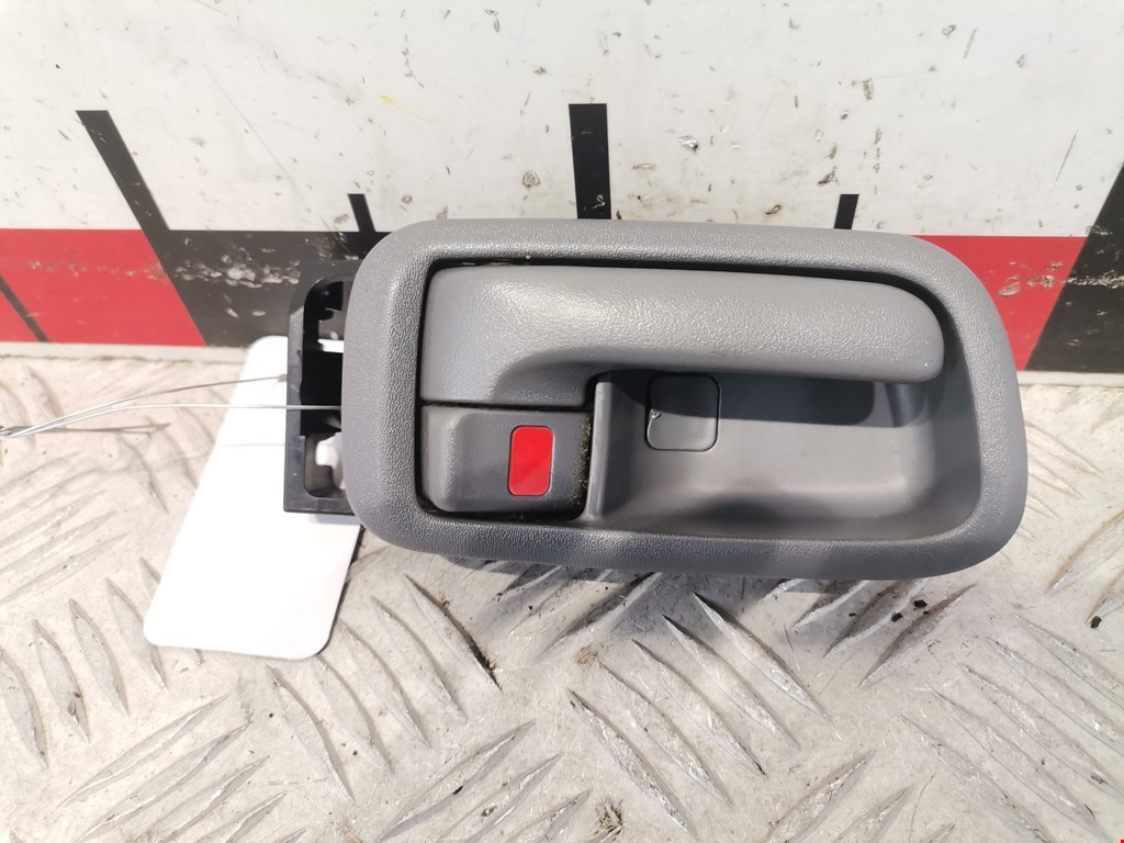 Ручка дверная передняя внутренняя правая TOYOTA RAV 4 XA20 2000-2005