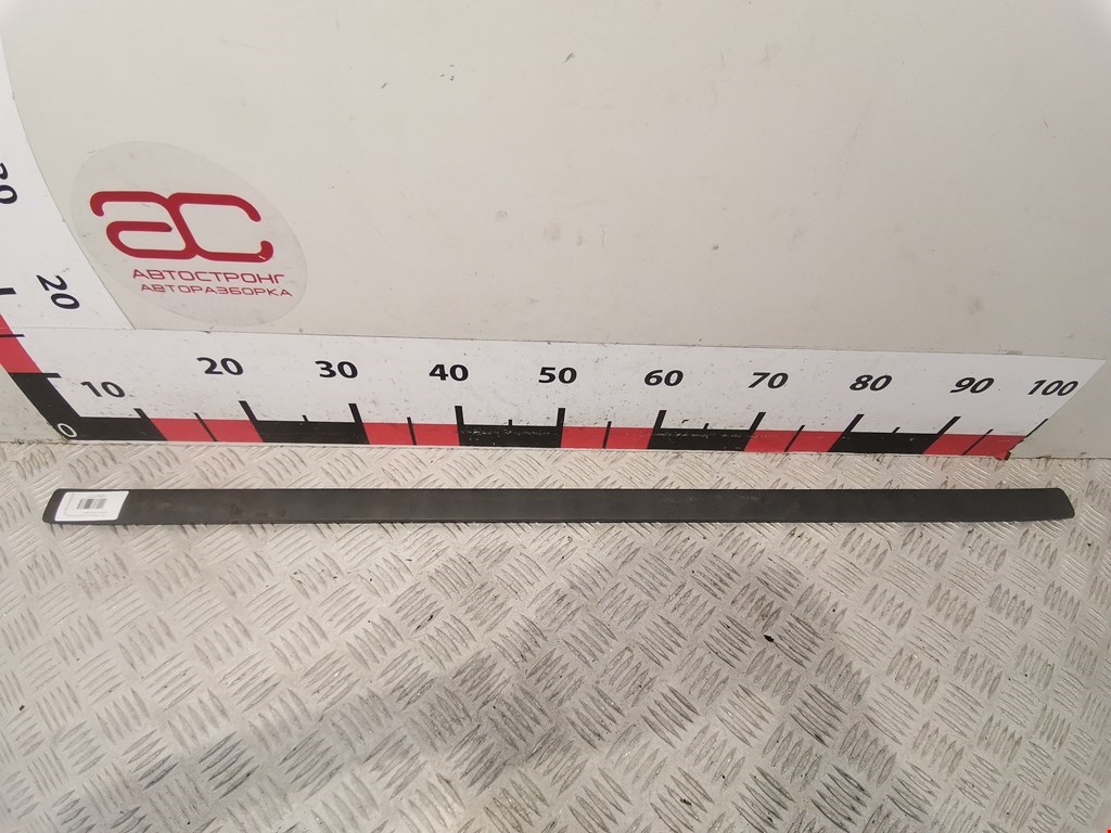 Накладка (молдинг) двери передней правой Ford C-MAX 1 (2003-2010)