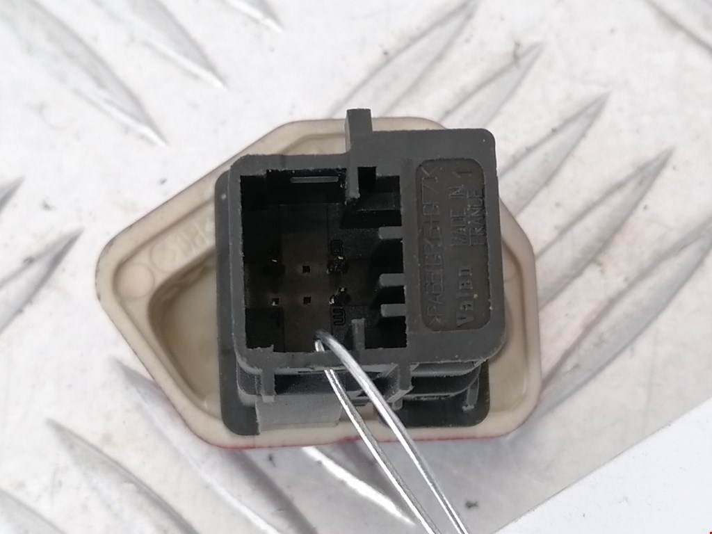 Кнопка аварийной сигнализации (аварийки) PEUGEOT 607 2000-2010