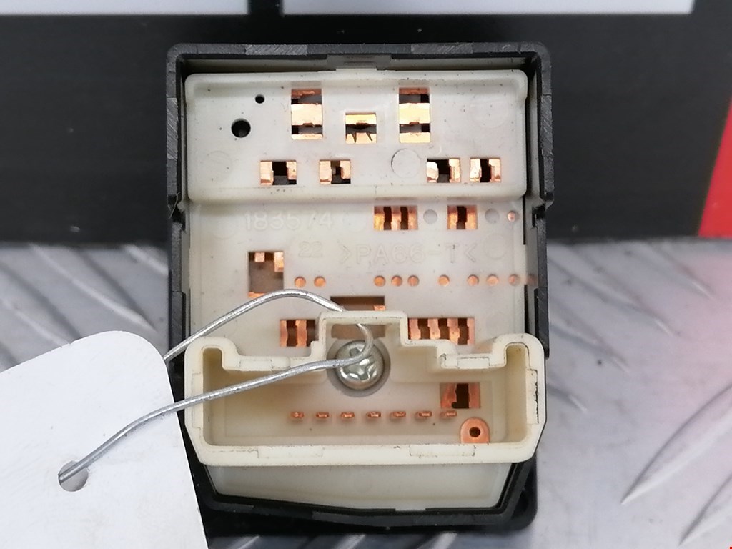 Блок управления зеркалами TOYOTA RAV 4 XA20 2000-2005