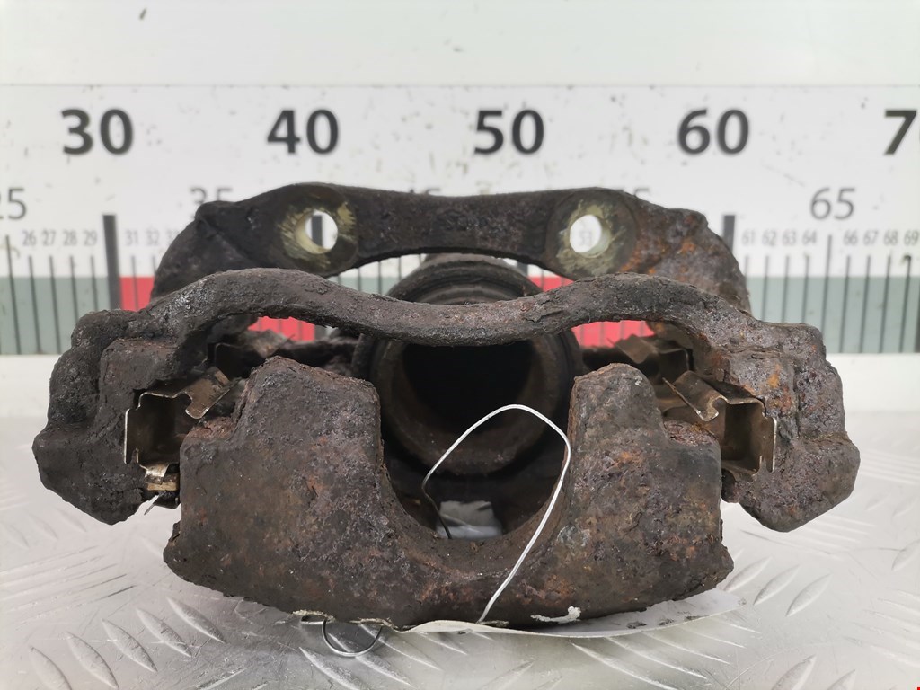 Суппорт передний левый CITROEN Berlingo 1996-2012