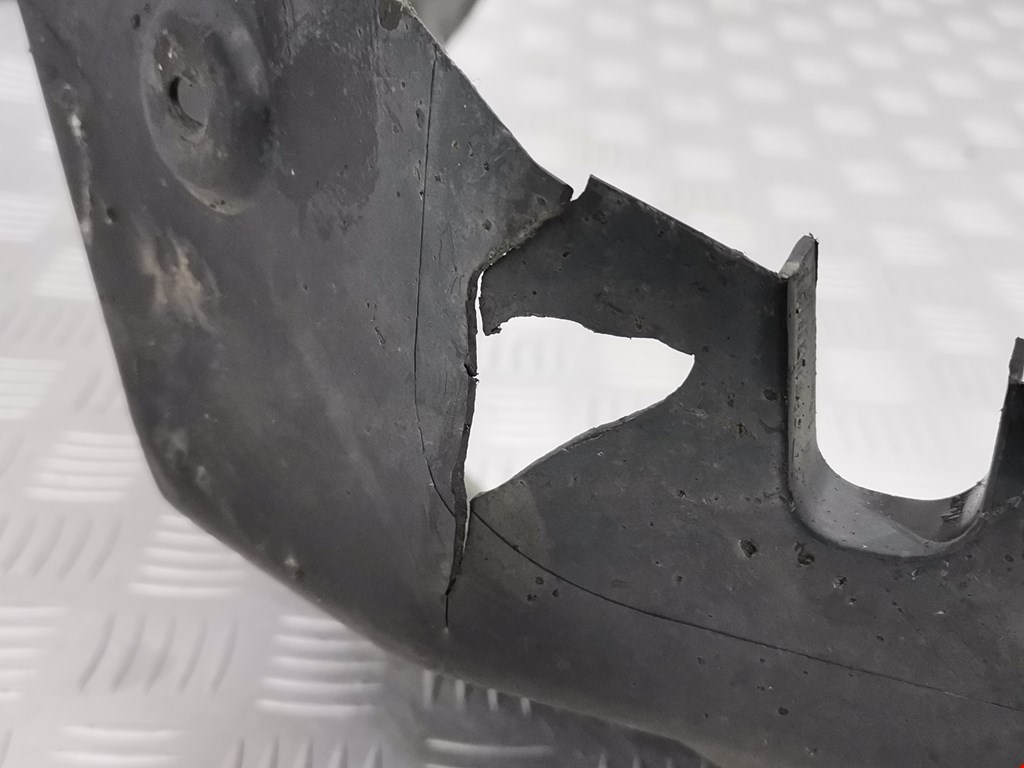 Локер (подкрылок) передний правый AUDI A6 C5 1997-2004