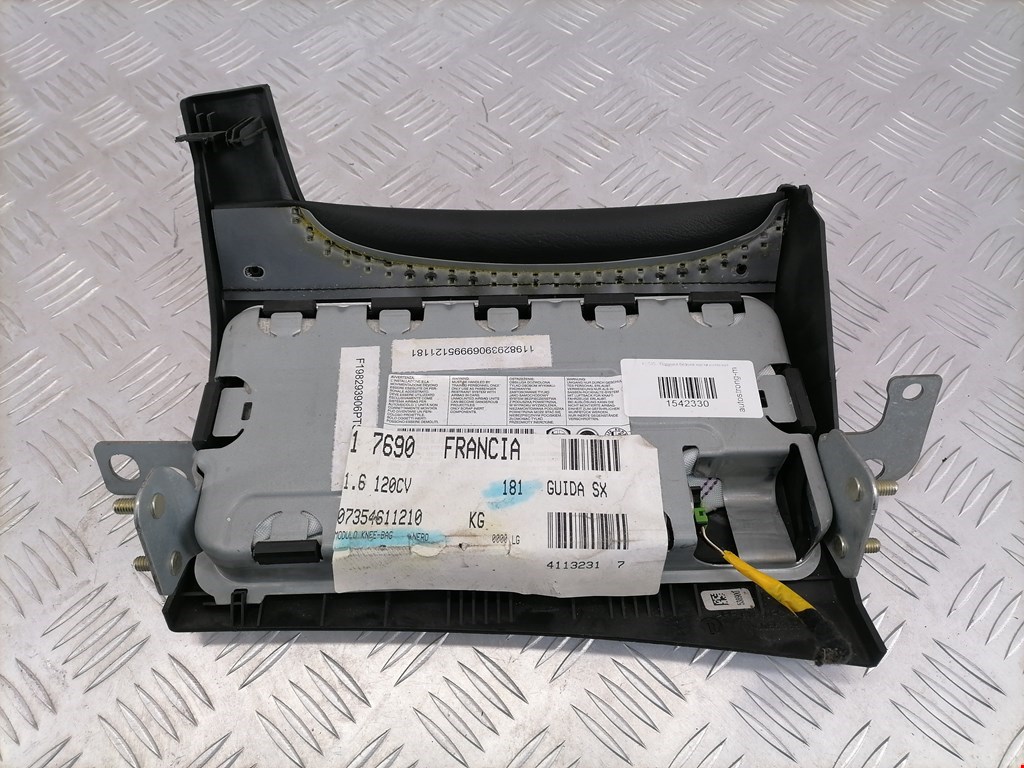 Подушка безопасности нижняя (для колен) LANCIA Delta III (844) 2008-2014