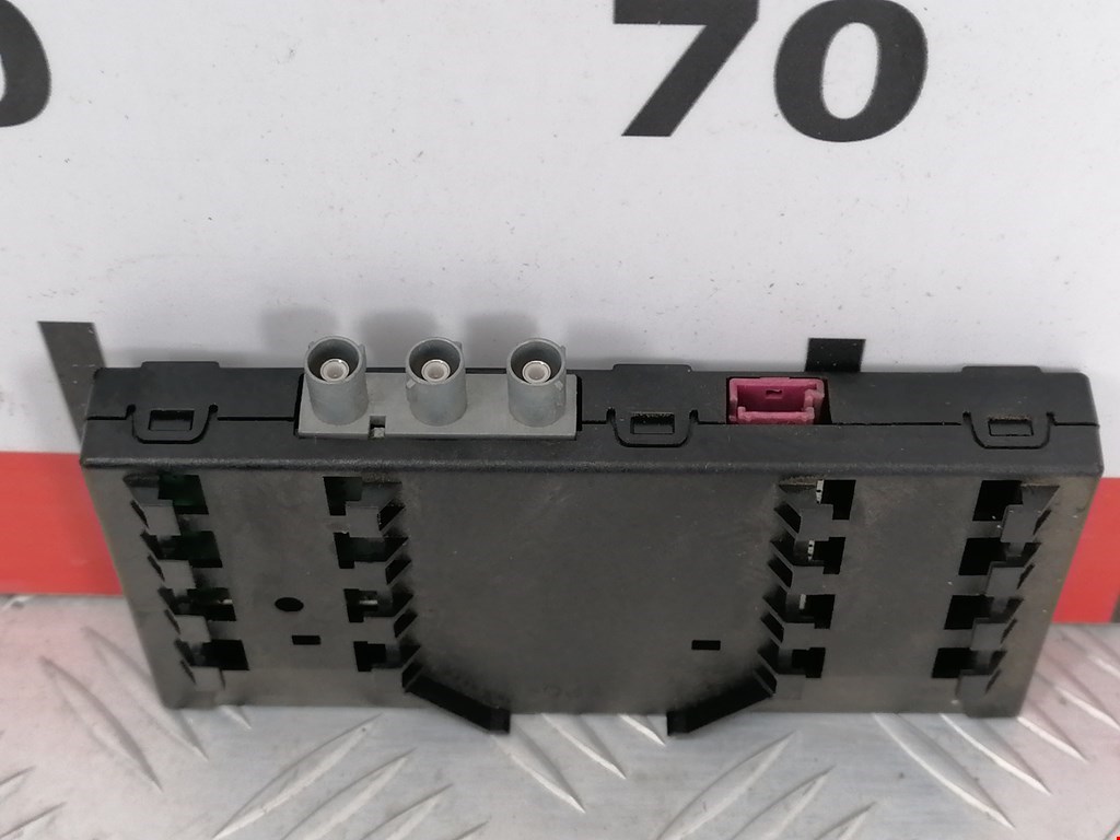 Усилитель антенны PEUGEOT 407 2004-2010