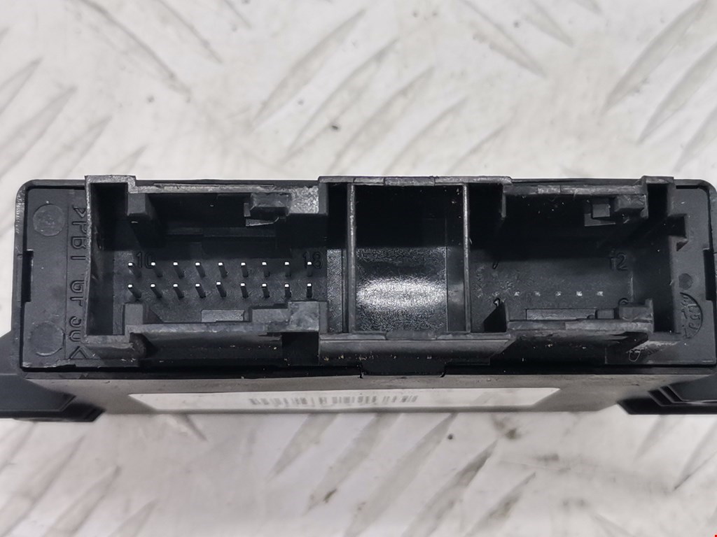 Блок управления парктрониками CHRYSLER Voyager IV RG 2001-2007