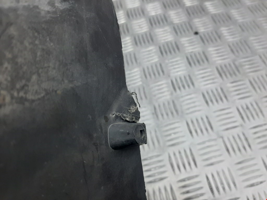 Локер (подкрылок) передний правый AUDI A6 C5 1997-2004