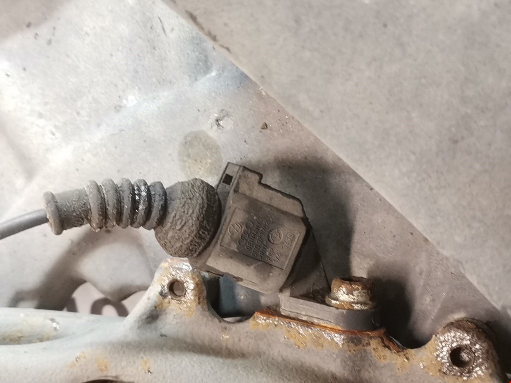 Ступица передняя левая VOLKSWAGEN Phaeton 2002-2016