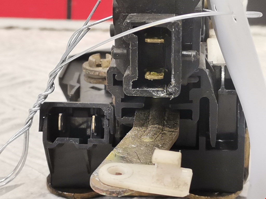 Замок двери задней правой RENAULT Safrane 1992-2000