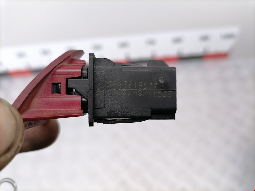 Кнопка аварийной сигнализации (аварийки) PEUGEOT 307 2001-2008