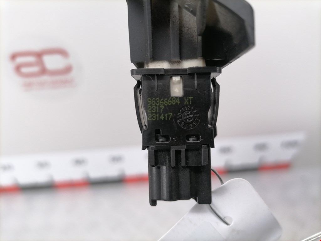 Кнопка центрального замка PEUGEOT 307 2001-2008