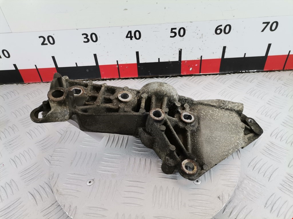 Кронштейн генератора RENAULT Megane II 2002-2009