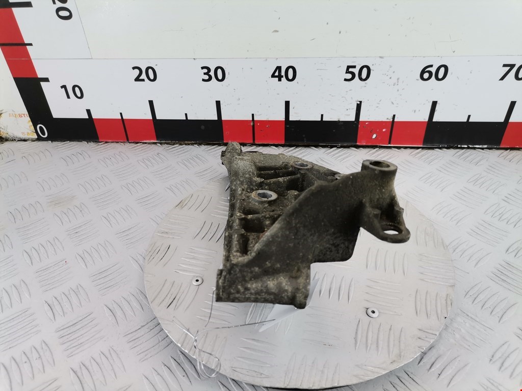 Кронштейн генератора RENAULT Megane II 2002-2009