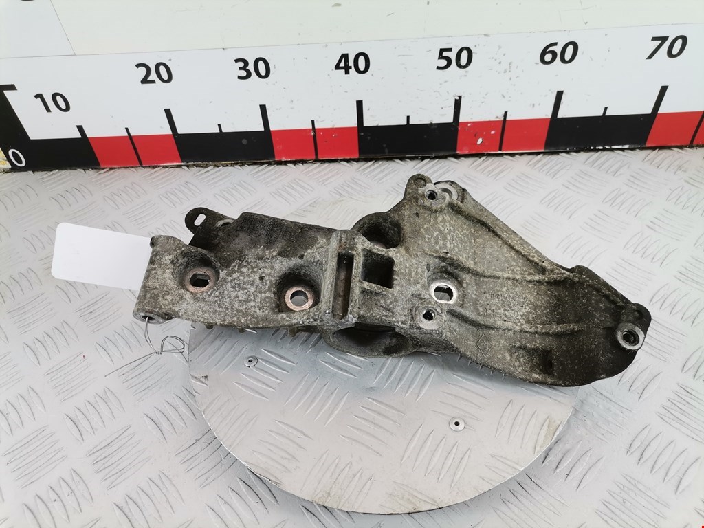 Кронштейн генератора RENAULT Megane II 2002-2009