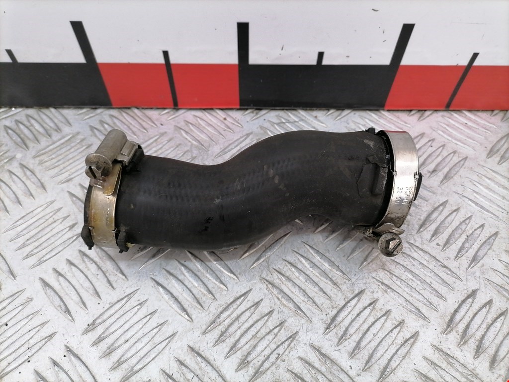 Патрубок интеркулера AUDI A4 B6 2001-2005