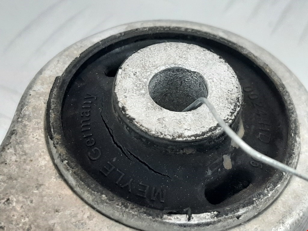 Рычаг передний правый AUDI A4 B6 2001-2005