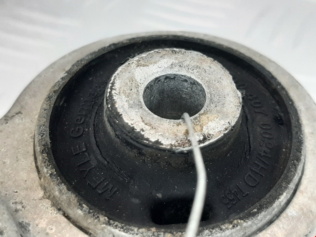 Рычаг передний правый AUDI A4 B6 2001-2005