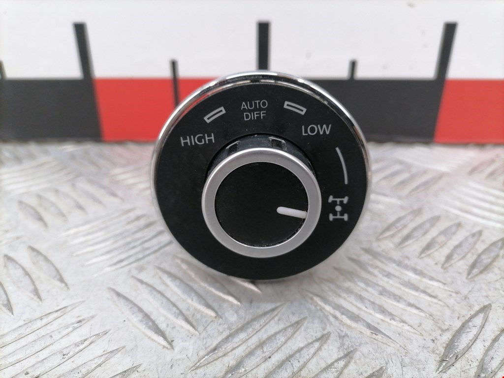 Кнопка включения полного привода VOLKSWAGEN Touareg 2002-2010