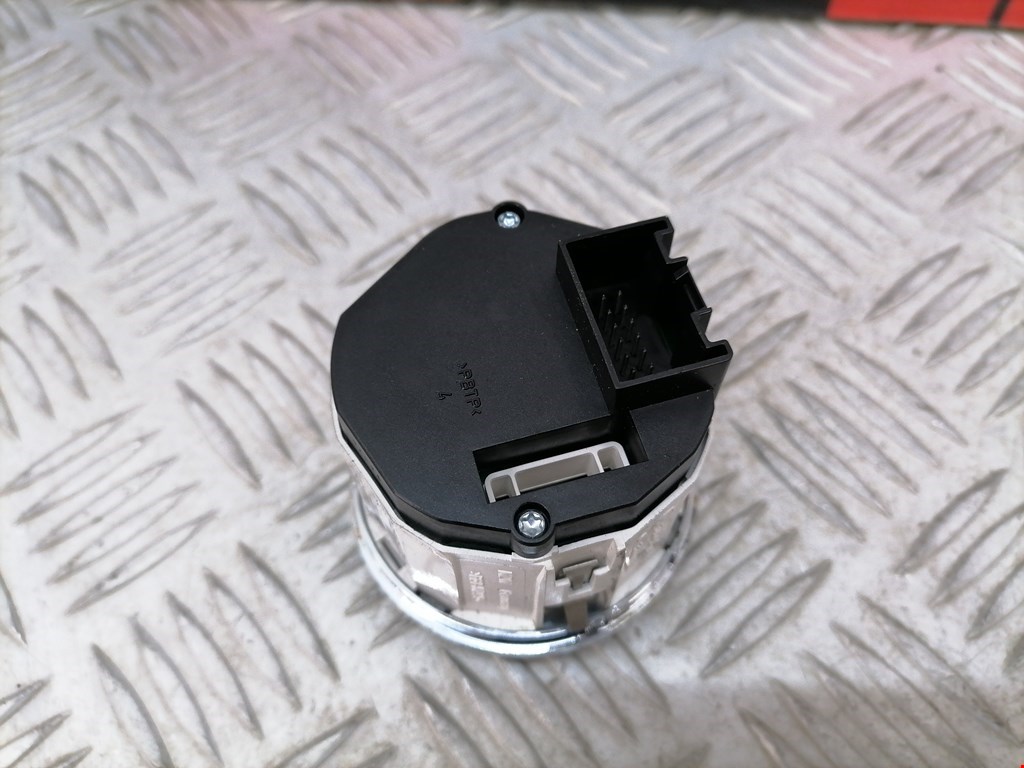 Кнопка включения полного привода VOLKSWAGEN Touareg 2002-2010