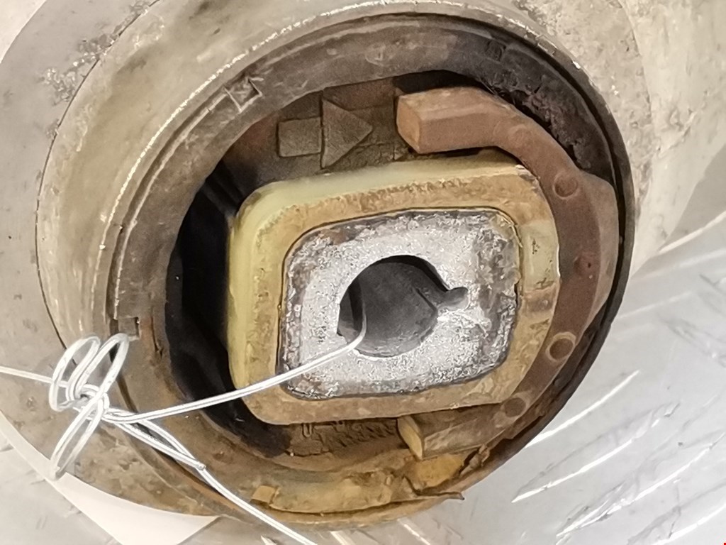 Рычаг передний левый AUDI A4 B5 1995-2001