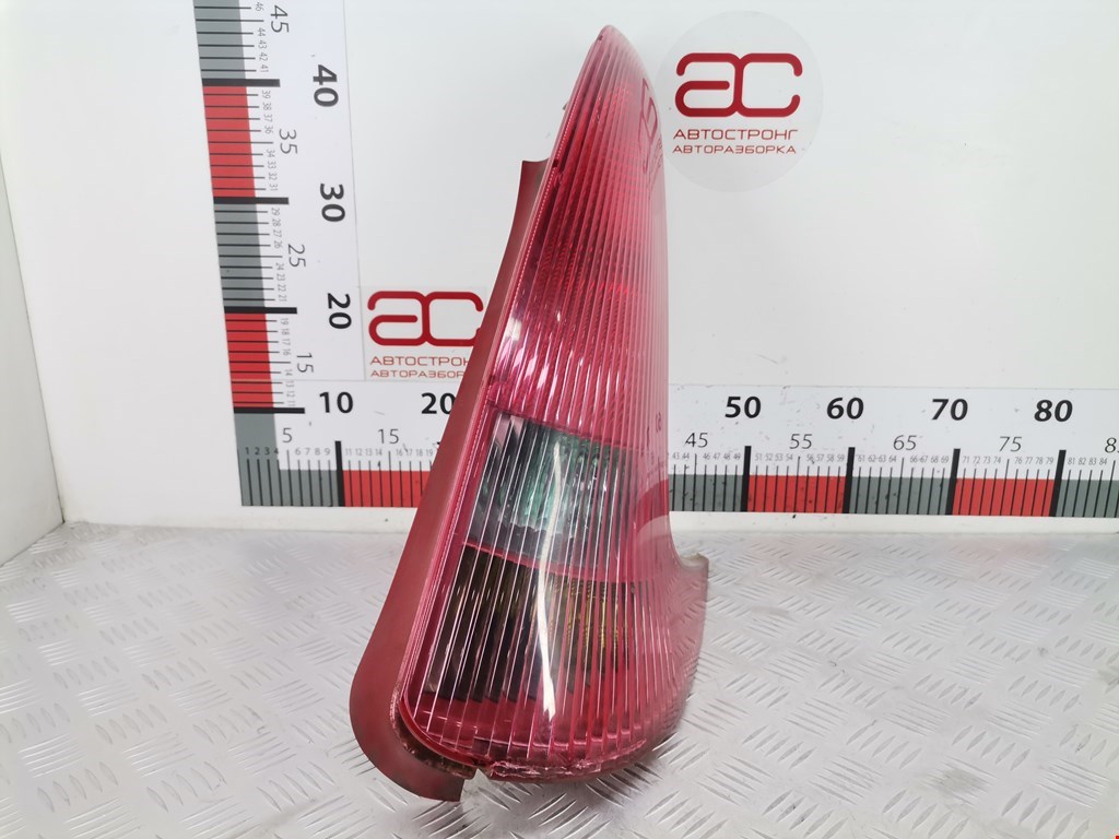 Фонарь задний правый PEUGEOT 206 1998-2012