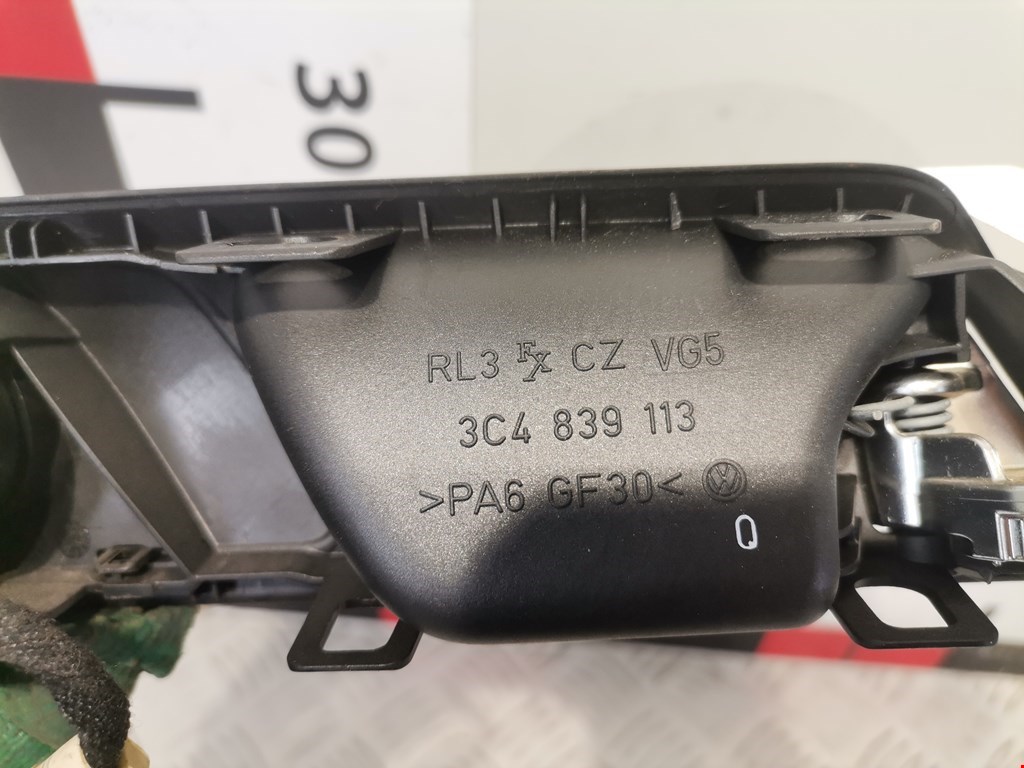 Ручка дверная задняя внутренняя левая VOLKSWAGEN Passat B6 2005-2011