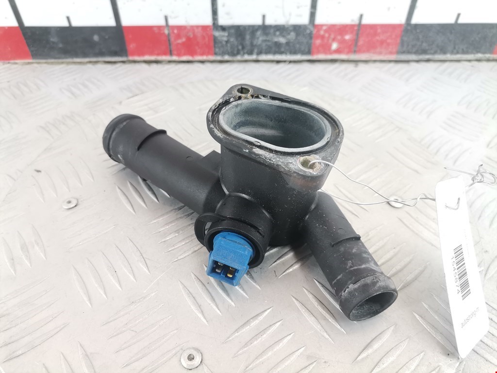 Тройник системы охлаждения VOLKSWAGEN Golf IV 1997-2003