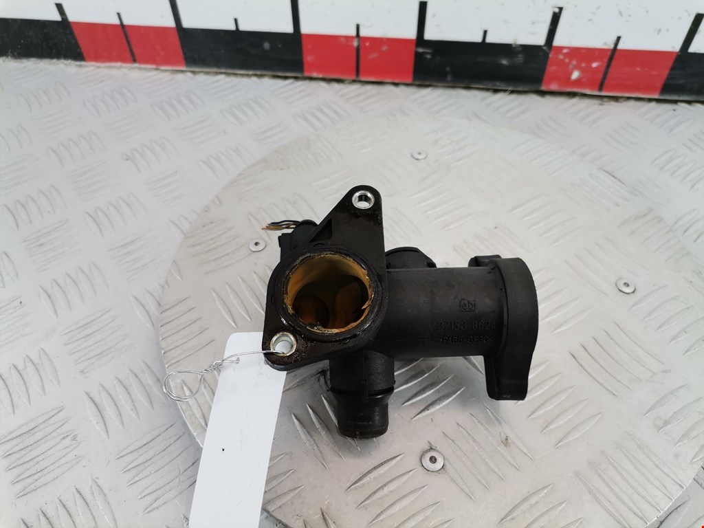 Тройник системы охлаждения AUDI A4 B5 1995-2001