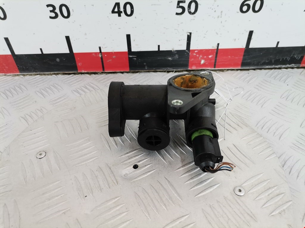 Тройник системы охлаждения AUDI A4 B5 1995-2001