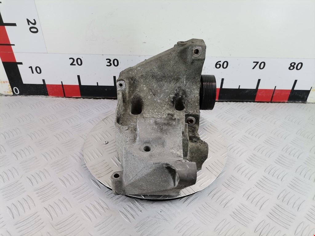 Кронштейн генератора BMW 1er E81\E87 2004-2011