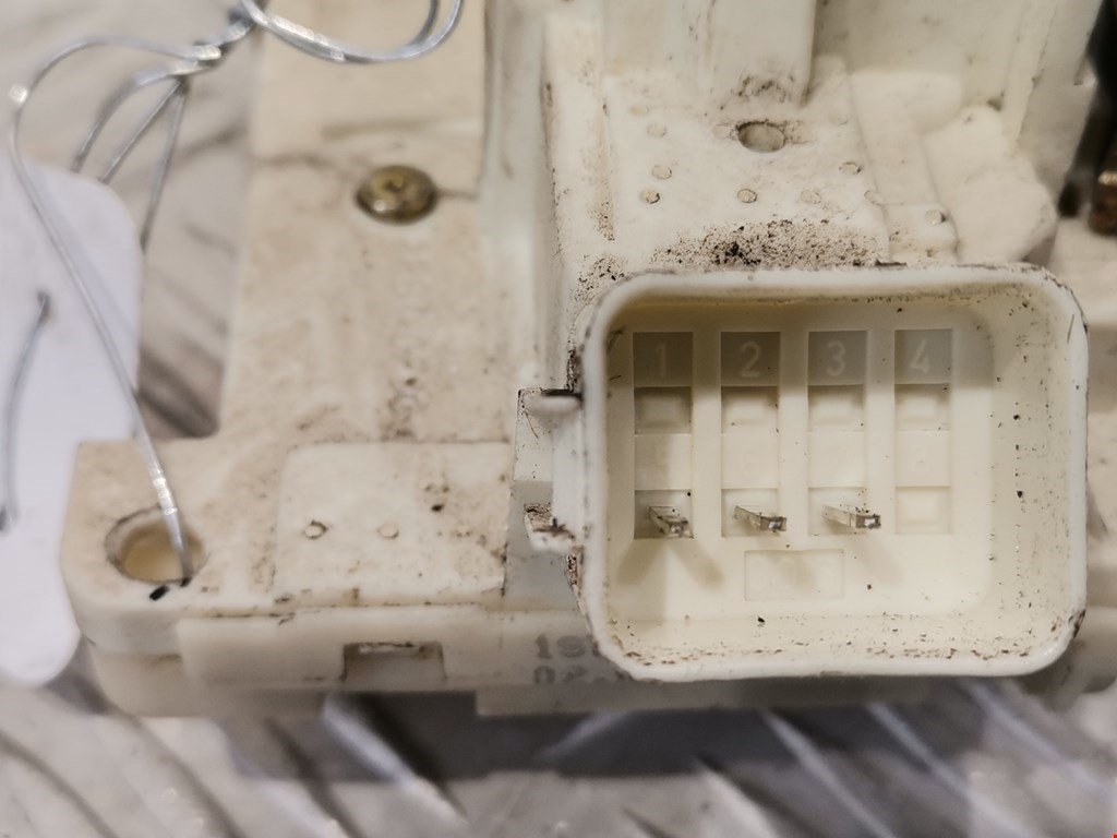 Замок двери задней правой FORD Mondeo III 2000-2007