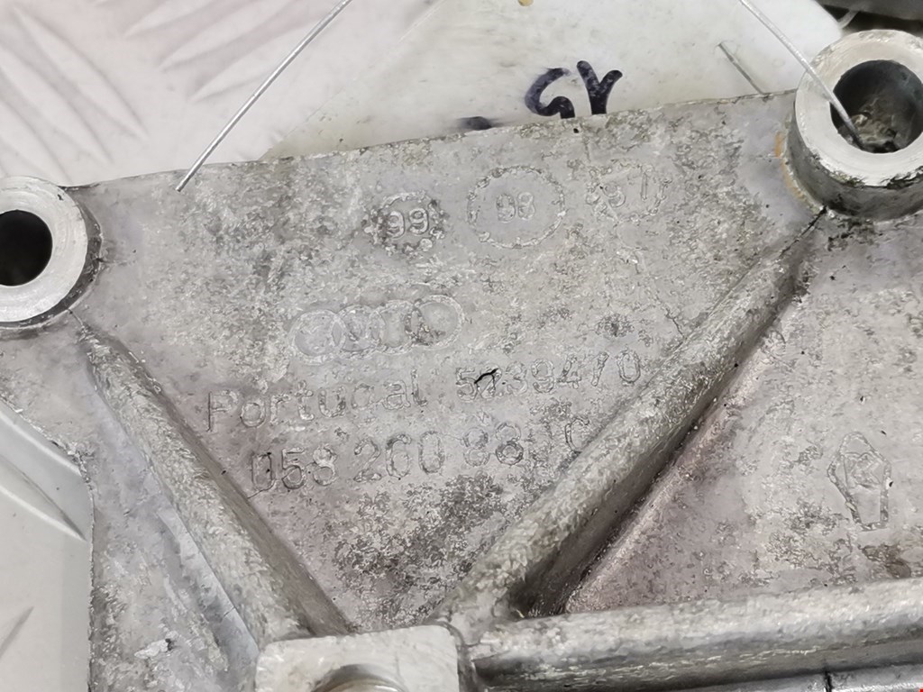 Кронштейн кондиционера AUDI A4 B5 1995-2001