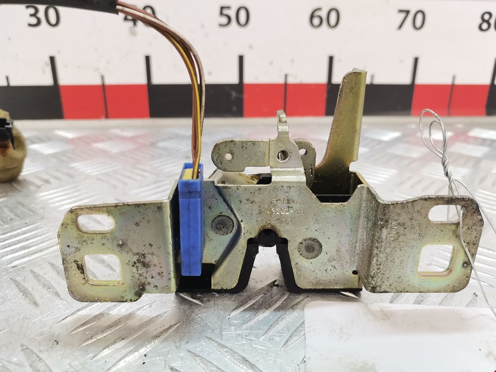 Замок багажника (крышки двери) FORD Cougar 1998-2002