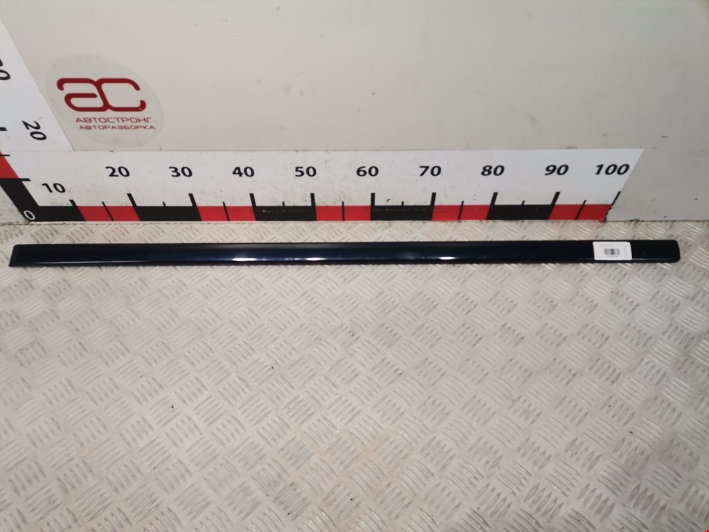 Накладка декоративная (молдинг) двери передней правой BMW 5-Series (E39) (1995-2004)