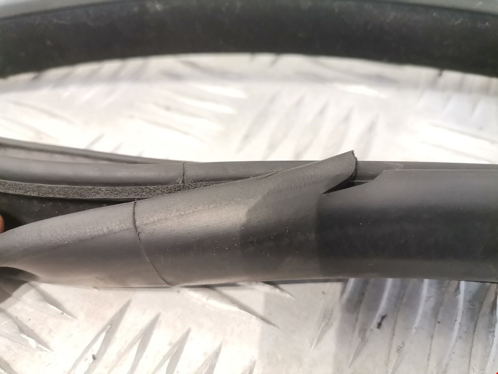 Уплотнитель двери BMW 5er 5 серия F10/F11/F07 2009-2017