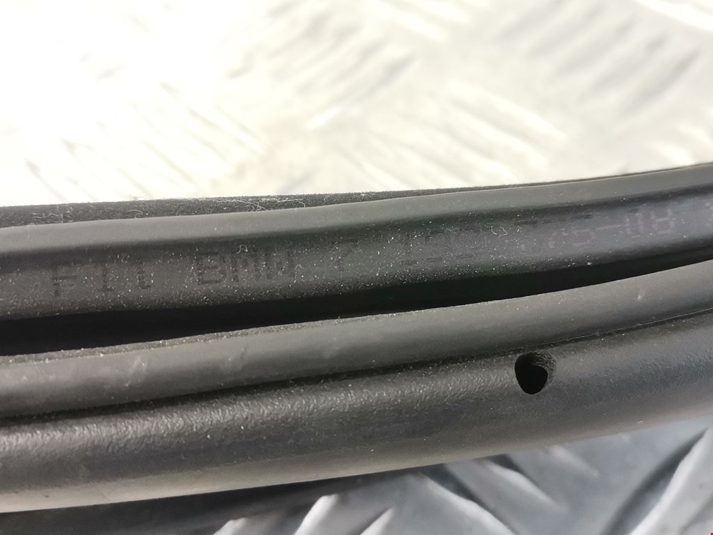 Уплотнитель двери BMW 5er 5 серия F10/F11/F07 2009-2017
