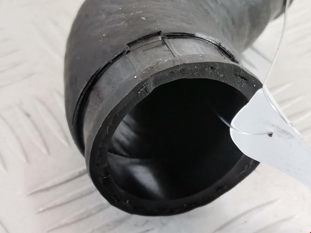 Патрубок интеркулера TOYOTA Yaris 1999-2005