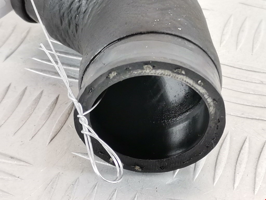 Патрубок интеркулера TOYOTA Yaris 1999-2005