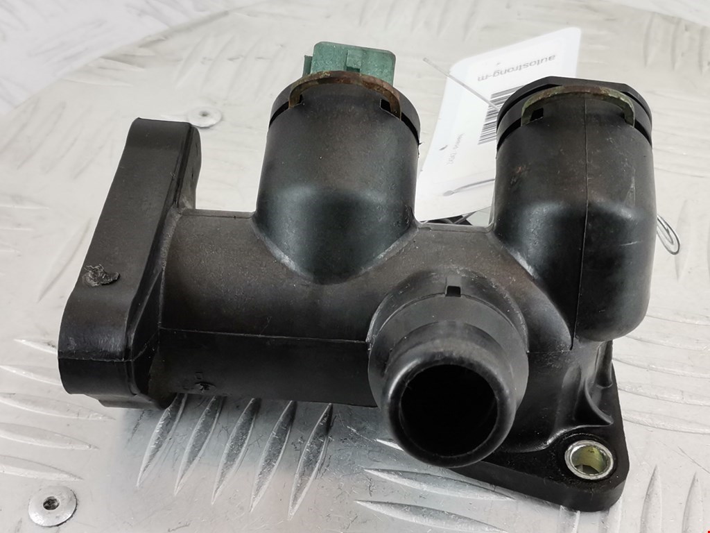 Тройник системы охлаждения AUDI A4 B5 1995-2001