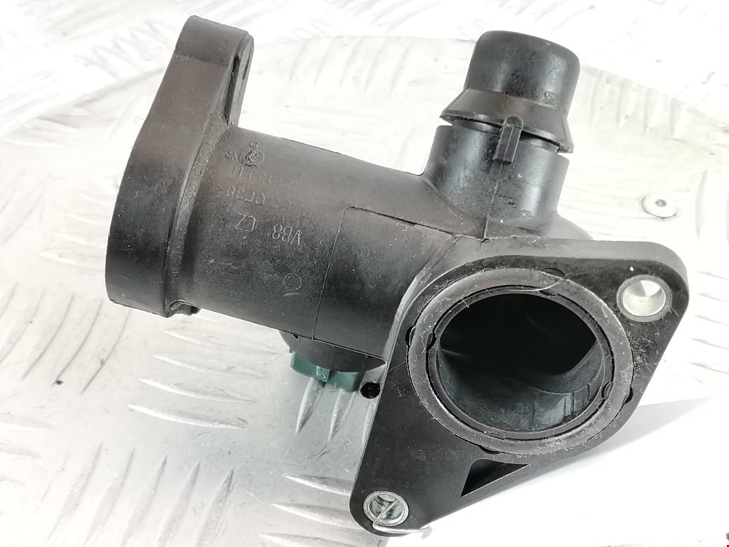 Тройник системы охлаждения AUDI A4 B5 1995-2001