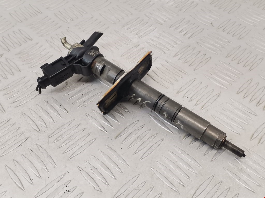 Форсунка дизельная электрическая VOLKSWAGEN Passat B6 2005-2011