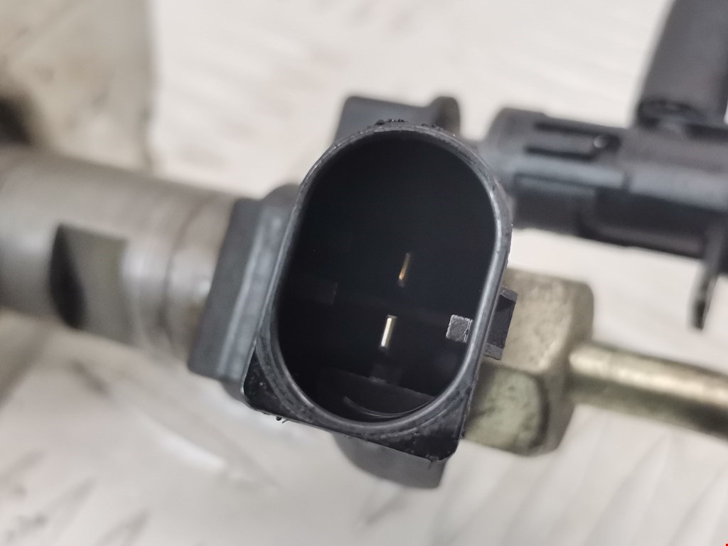 Форсунка дизельная электрическая VOLKSWAGEN Passat B6 2005-2011