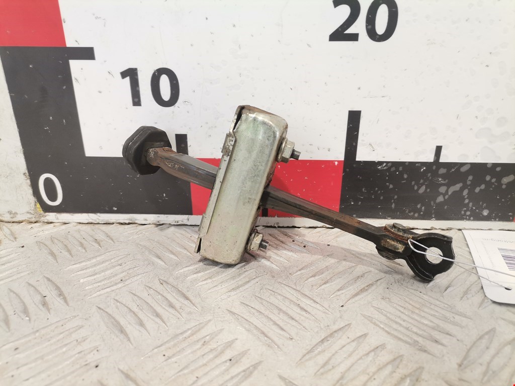 Ограничитель открывания двери TOYOTA Avensis 2009-2015