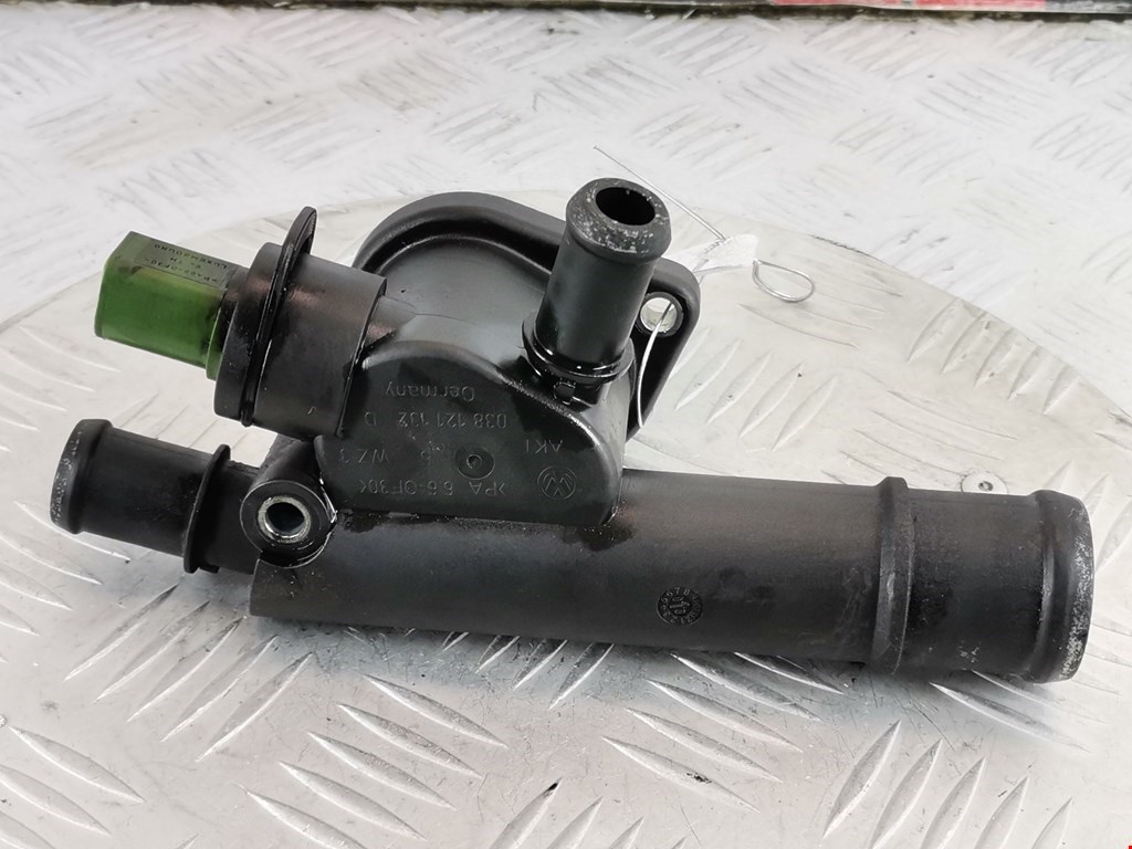 Тройник системы охлаждения AUDI A4 B7 2004-2007