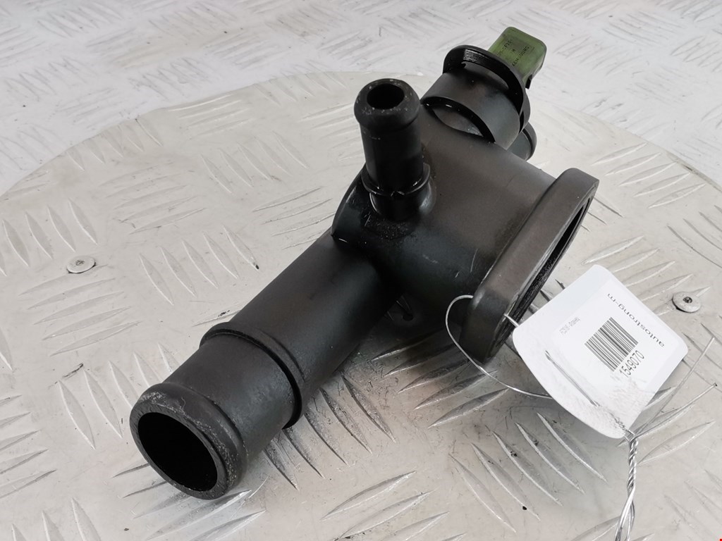 Тройник системы охлаждения AUDI A4 B7 2004-2007