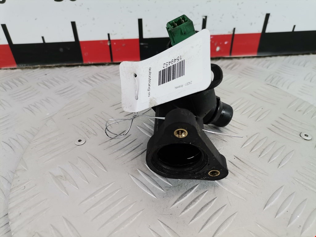 Тройник системы охлаждения AUDI A4 B5 1995-2001