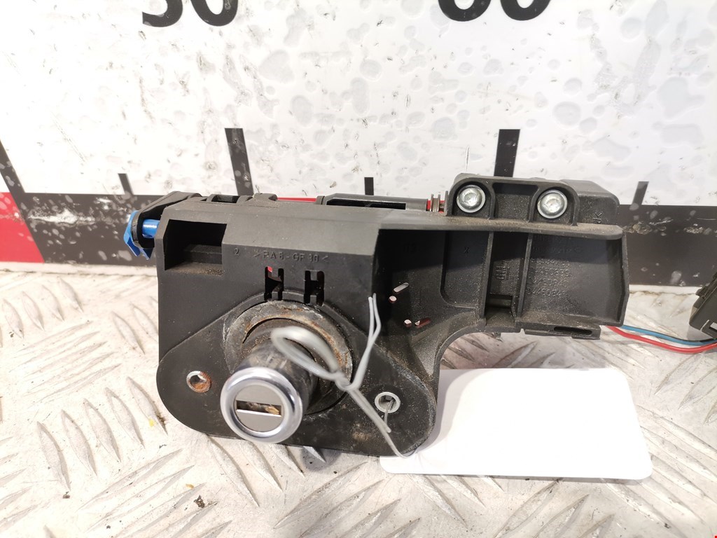 Ручка двери багажника наружная OPEL Meriva A 2003-2010