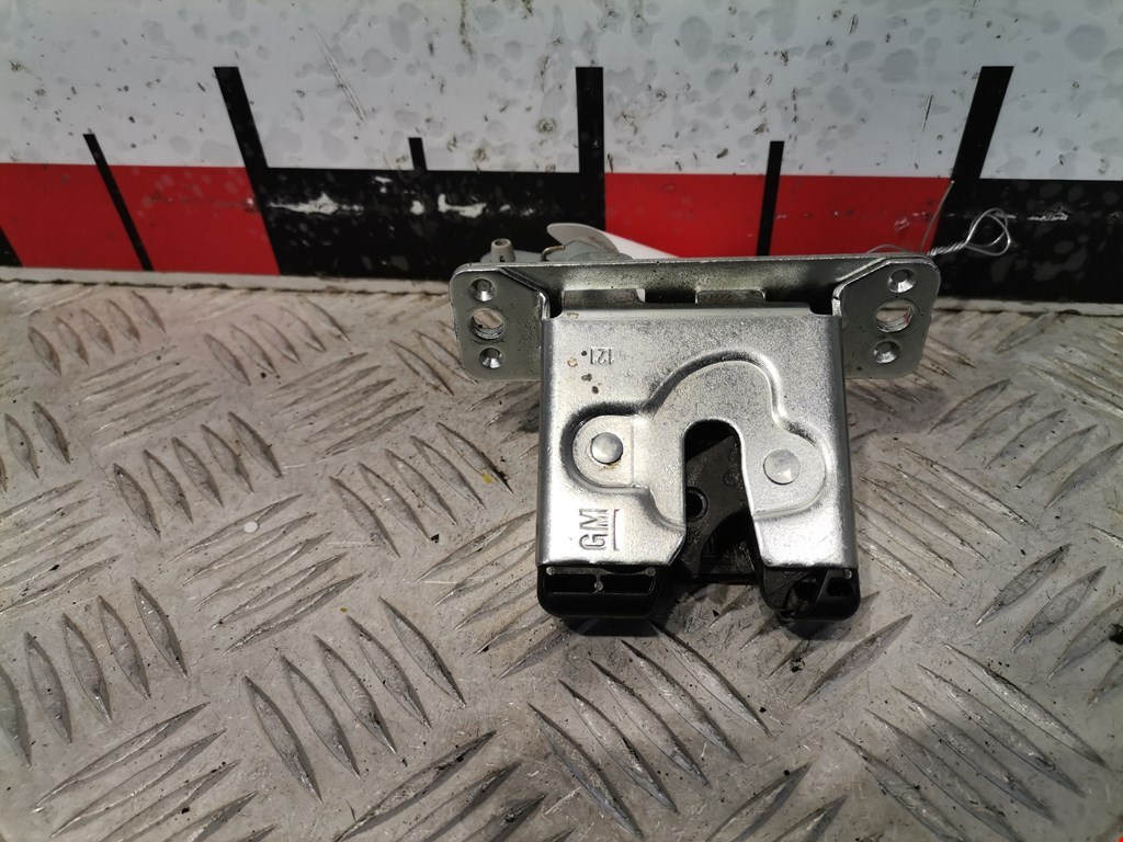 Замок багажника (крышки двери) OPEL Corsa C 2000-2006