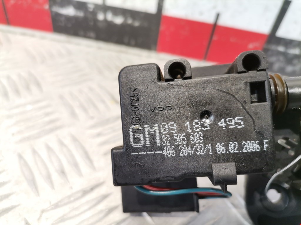 Ручка двери багажника наружная OPEL Corsa C 2000-2006