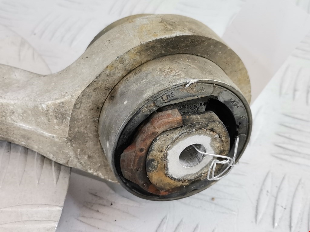 Рычаг передний правый VOLKSWAGEN Passat B5 1997-2005