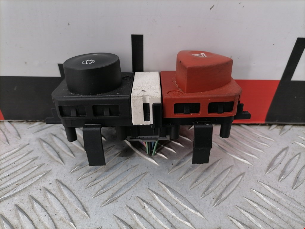 Кнопка аварийной сигнализации (аварийки) RENAULT Scenic II 2003-2010